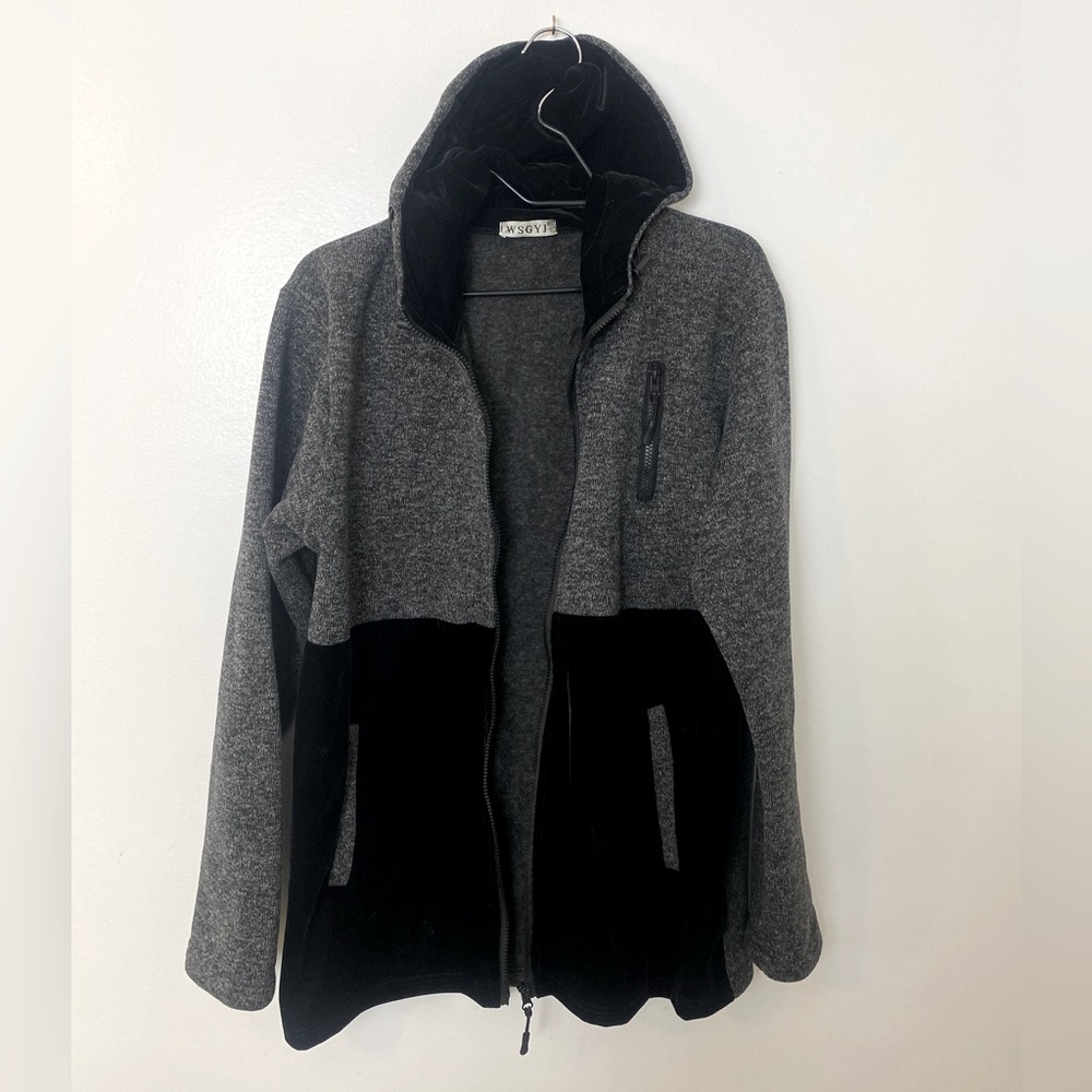 WSGYJ Hooded jacket. Size: Large. Color block gray with black velvet.